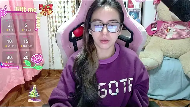 Maggie Fox3 online show from 11.04.25