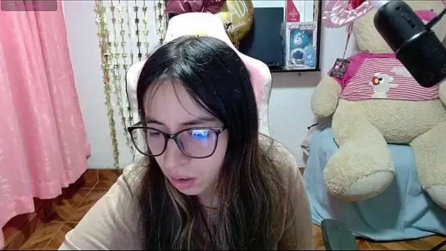 Maggie Fox3 online show from 11.25.25