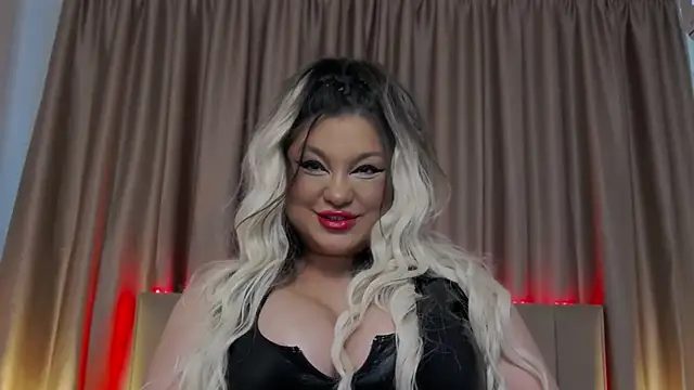 Snapshot of Larissa_K chatting on 09.10.25 Larissa K online show from 09.10.25