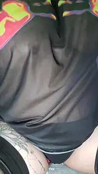 Larissa K online show from 12.22.25