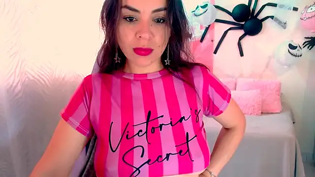 LATINGODDESS X online show from 10.17.25