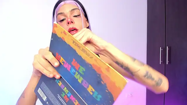 Snapshot of Varya_Ferreira chatting on 10.08.25 Varya Ferreira online show from 10.08.25