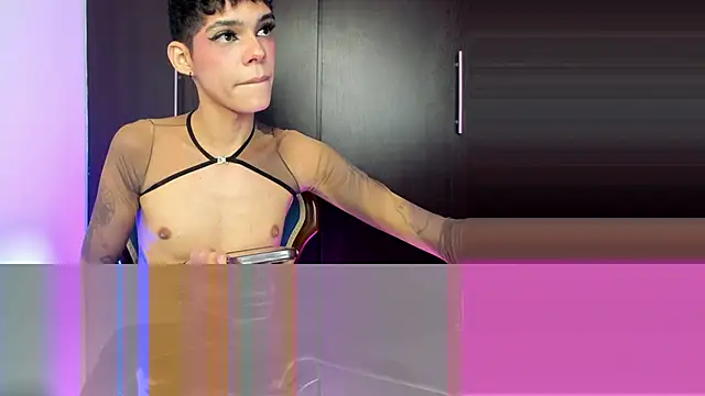 Snapshot of Varya_Ferreira chatting on 11.14.25 Varya Ferreira online show from 11.14.25