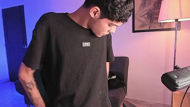 Varya Ferreira online show from 02.04.26