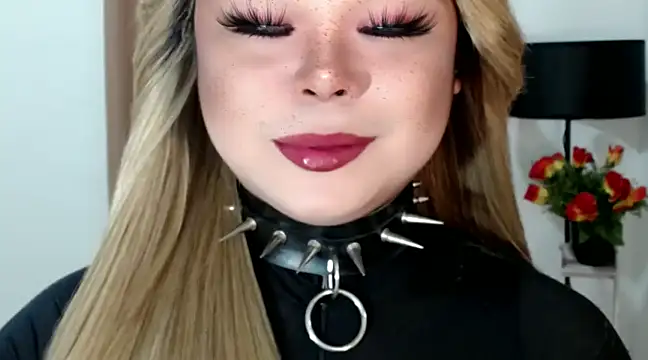 Snapshot of Mistress_DOMnicaaxx chatting on 03.21.25 Mistress DOMnicaaxx online show from 03.21.25