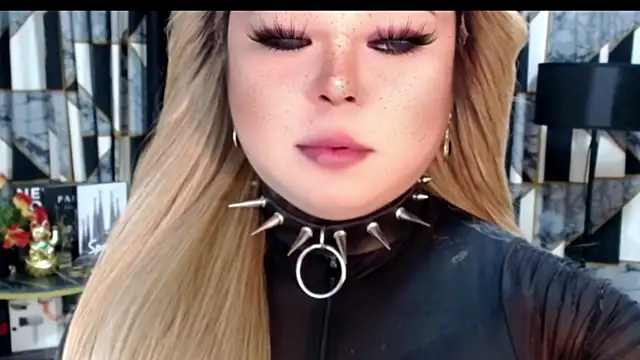 Snapshot of Mistress_DOMnicaaxx chatting on 10.09.25 Mistress DOMnicaaxx online show from 10.09.25