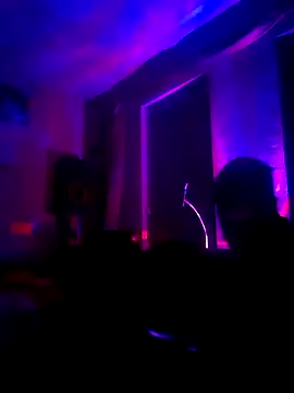 Snapshot of Crystalbitchx chatting on 10.13.25 Crystalbitchx online show from 10.13.25