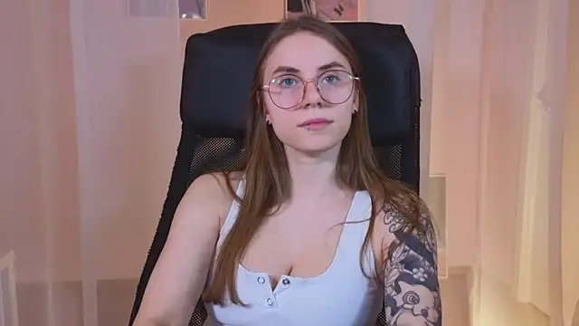 Snapshot of _AnnaStark_ chatting on 01.23.25 AnnaStark online show from 01.23.25