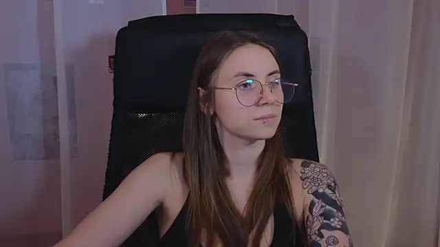 Snapshot of _AnnaStark_ chatting on 02.28.25 AnnaStark online show from 02.28.25