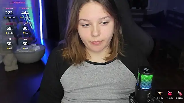 Snapshot of XNirvanaX chatting on 10.14.25 XNirvanaX online show from 10.14.25