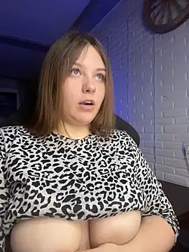 Snapshot of XNirvanaX chatting on 10.20.25 XNirvanaX online show from 10.20.25