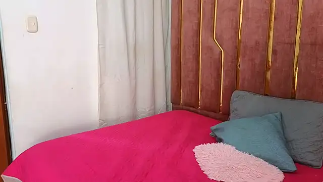 SexyLeilaa online show from 09.25.25