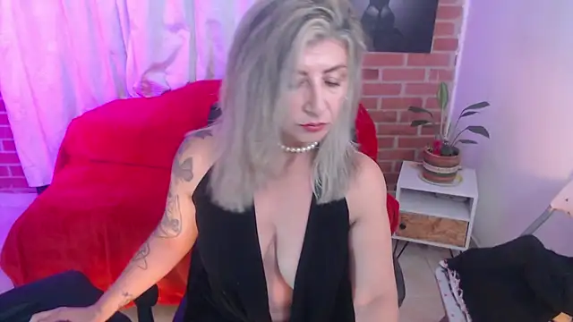 agnes blackmoree online show from 02.15.26