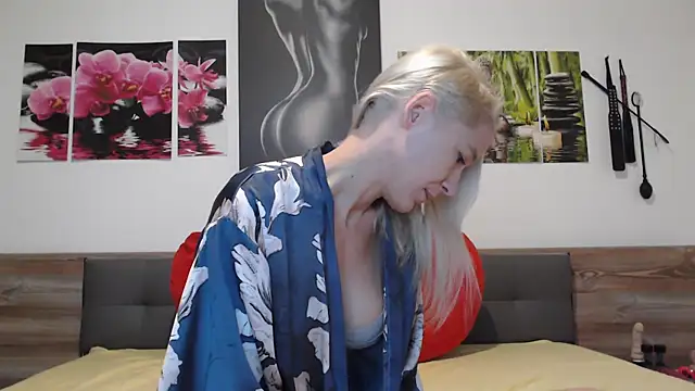 Naschkatze01 online show from 11.16.25