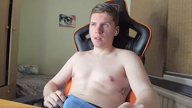 Snapshot of Bananas_dick chatting on 12.08.24 Bananas dick online show from 12.08.24