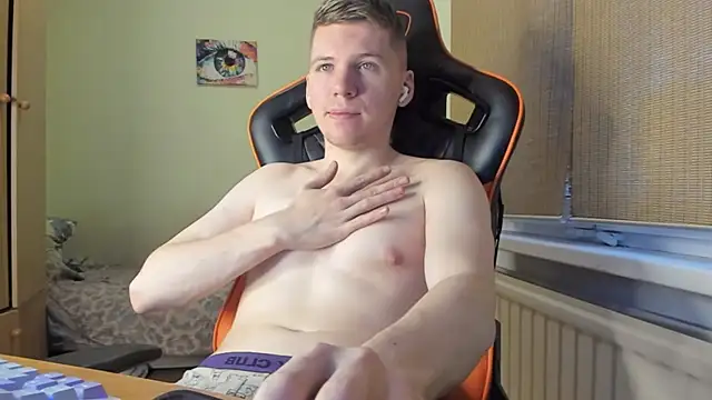 Snapshot of Bananas_dick chatting on 12.20.24 Bananas dick online show from 12.20.24