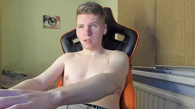 Snapshot of Bananas_dick chatting on 12.22.24 Bananas dick online show from 12.22.24