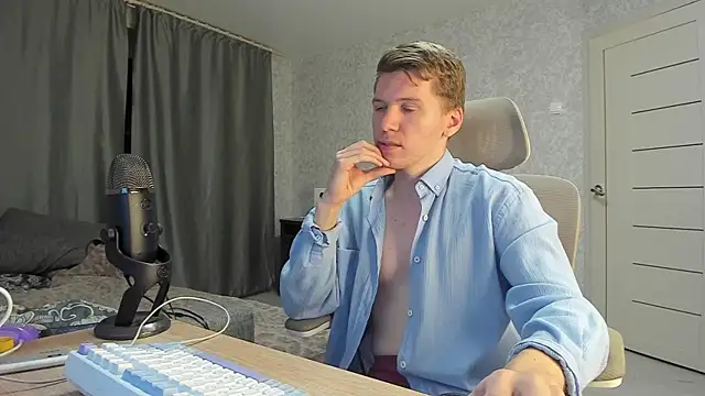 Snapshot of Bananas_dick chatting on 09.21.25 Bananas dick online show from 09.21.25