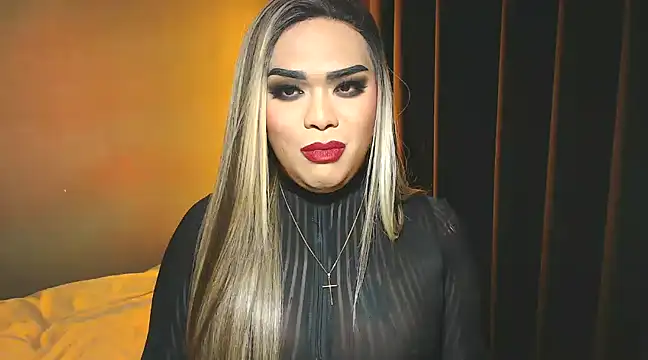 VictoriaEliz online show from 12.15.24