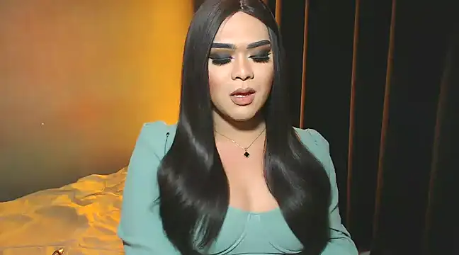 VictoriaEliz online show from 12.26.24