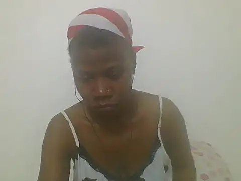 Snapshot of Sweetbaby004 chatting on 09.13.25 Sweetbaby004 online show from 09.13.25