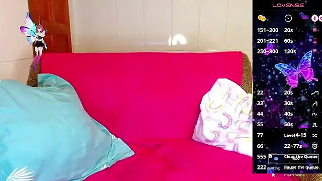 Snapshot of MERELEONA chatting on 10.22.25 MERELEONA online show from 10.22.25