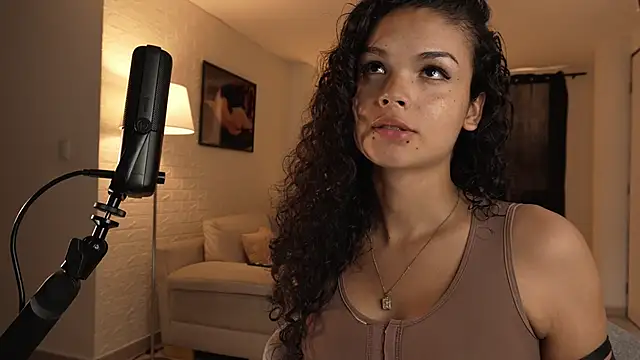 GiaFaaris online show from 10.24.25