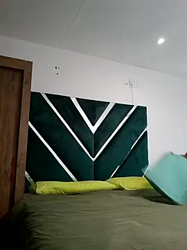 SweetAppleCandyxx online show from 12.18.25