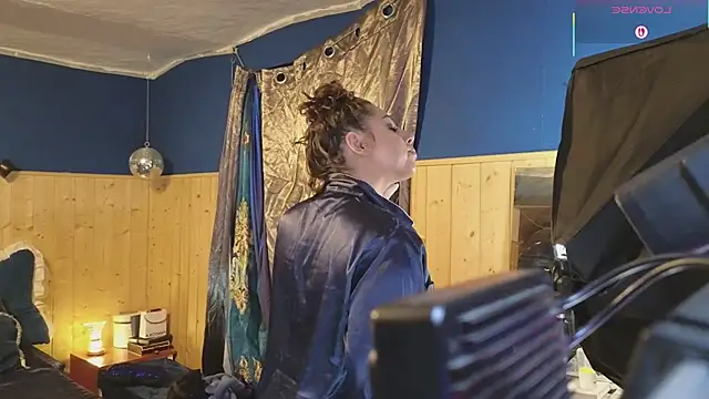 VanessaDoyle online show from 03.04.25