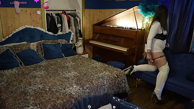 VanessaDoyle online show from 09.13.25