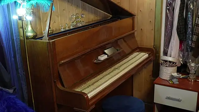 VanessaDoyle online show from 09.24.25