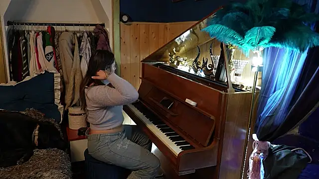 VanessaDoyle online show from 10.16.25