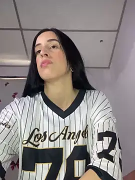 Amira Milker online show from 12.21.24