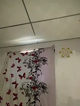 Amira Milker online show from 12.23.24