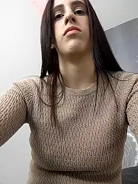 Amira Milker online show from 02.25.25