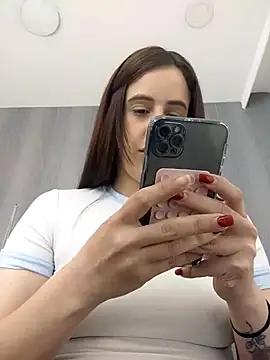 Amira Milker online show from 09.12.25