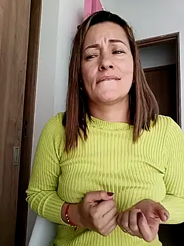 Snapshot of Verito_hot chatting on 01.05.25 Verito hot online show from 01.05.25