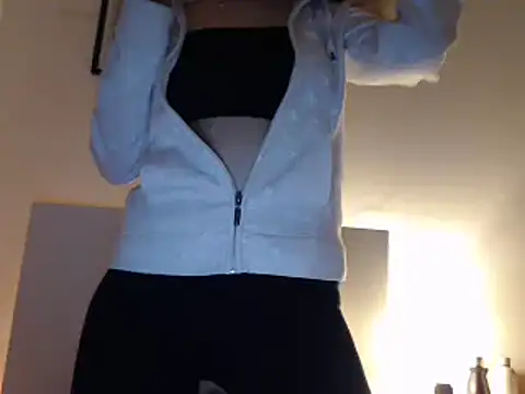 ocean eyess  online show from 11.30.25