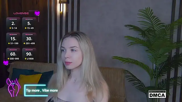 Holl1Would online show from 02.01.25