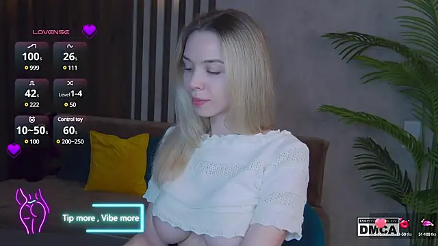 Holl1Would online show from 03.03.25