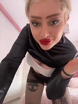 Snapshot of JennaLinn chatting on 02.04.25 JennaLinn online show from 02.04.25