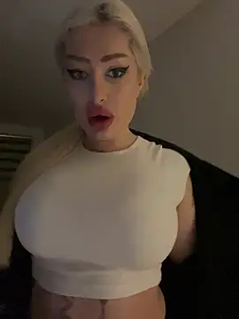 Snapshot of JennaLinn chatting on 03.18.25 JennaLinn online show from 03.18.25