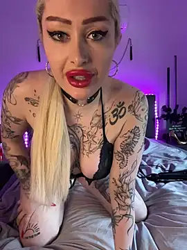 Snapshot of JennaLinn chatting on 03.21.25 JennaLinn online show from 03.21.25