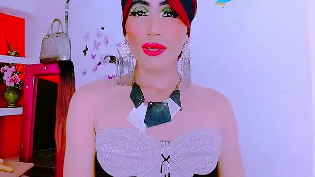 Snapshot of priscilahotker chatting on 01.19.25 priscilahotker online show from 01.19.25