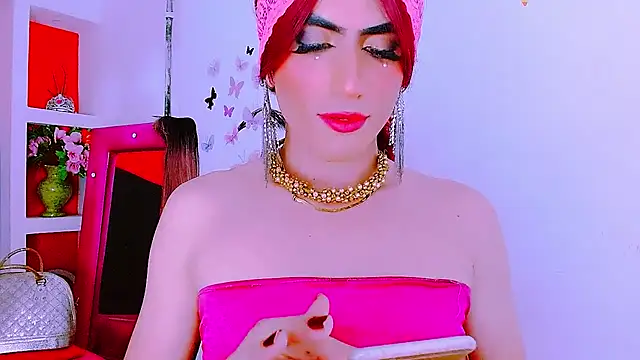 Snapshot of priscilahotker chatting on 01.23.25 priscilahotker online show from 01.23.25