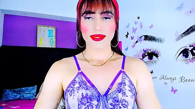 Snapshot of priscilahotker chatting on 09.15.25 priscilahotker online show from 09.15.25