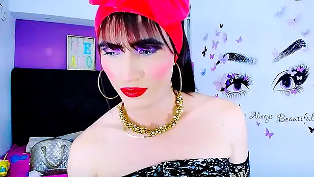 Snapshot of priscilahotker chatting on 09.17.25 priscilahotker online show from 09.17.25