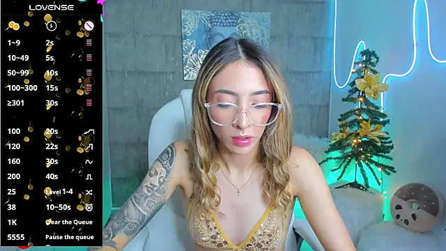 Snapshot of barbie_scoth_ chatting on 12.14.24 barbie scoth online show from 12.14.24