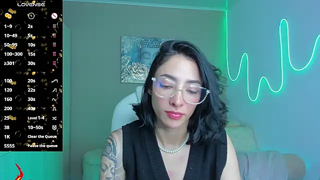 Snapshot of barbie_scoth_ chatting on 10.11.25 barbie scoth online show from 10.11.25