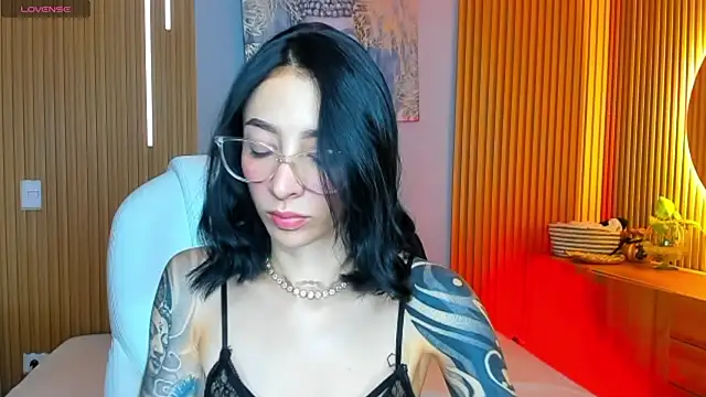 Snapshot of barbie_scoth_ chatting on 06.28.26 barbie scoth online show from 06.28.26